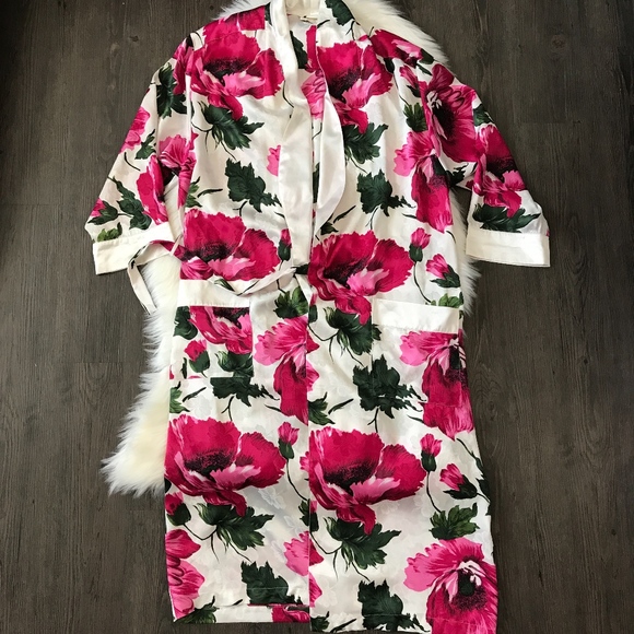 Victoria's Secret Other - Vintage Victoria's Secret Pink Floral Robe M/L